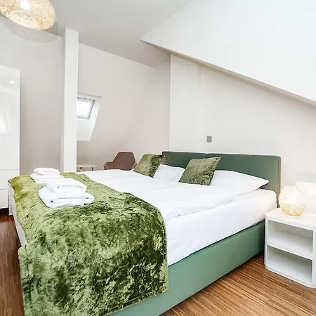 Unique Arty Loft With Terrace Apartmán