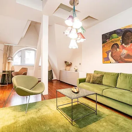 Apartmán Unique Arty Loft With Terrace